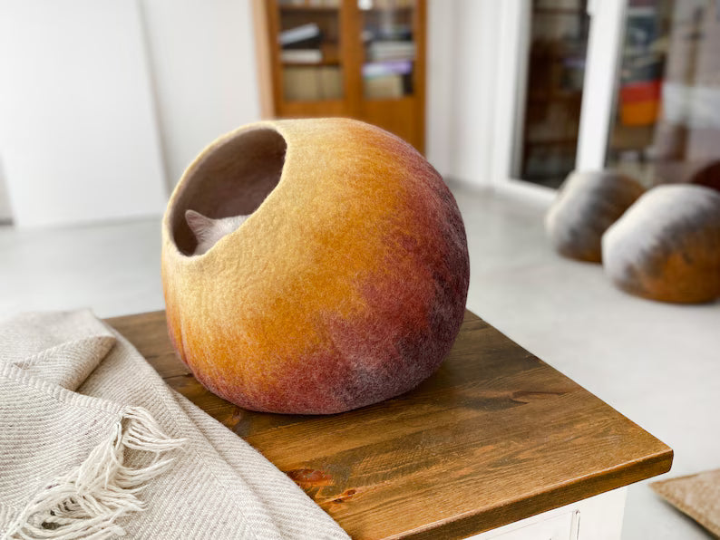 Luxury Artisan-Made Wool Cat Cave Bed: Handcrafted Felt Pet Furniture for Modern Home Decor - Cocoon Design with Warm Autumn Hues